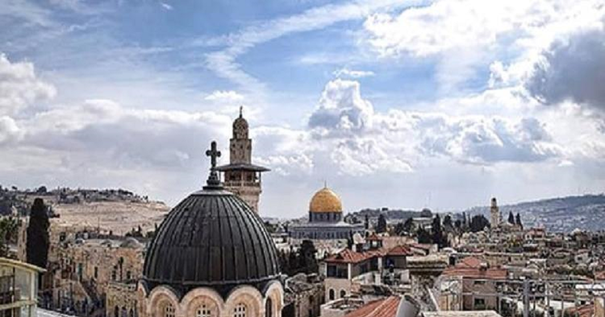 تقرير خاص : بعد 40 يوما من الاغلاق القسري ... مآذن الاقصى واجراس القيامة تصدحان في القدس على وقع اقتحامات المستوطنين
